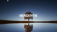 Mengkritik