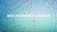 Menyanjung-Nyanjungkan