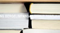 Semut Dipijak Tidak Mati, Gajah Diarung Bergelimpangan Semut Terpijak Tidak Mati, Alu Tertarung Patah Tiga